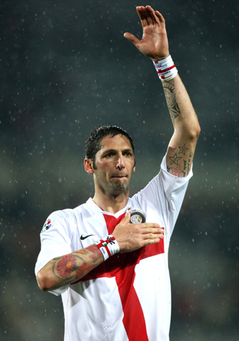 本泽马：现在的皇马队内缺少领袖；皇马永远是我的球队