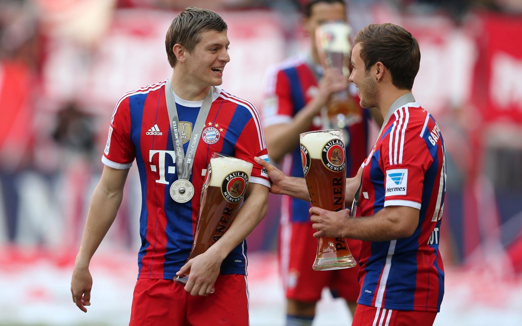 记者：除非大规模卖人，否则曼联不太可能继续追求多纳鲁马