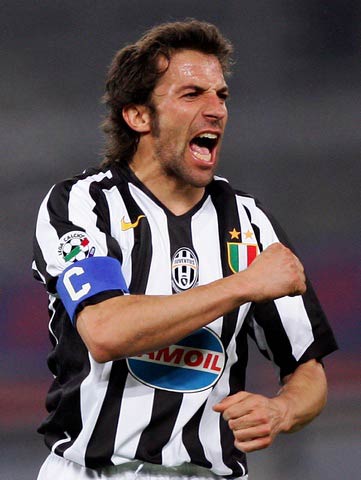 世体：德容与孔德已回国家队报到，其他巴萨球员周二陆续报到