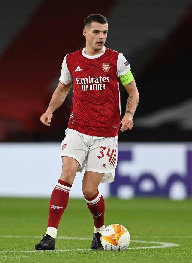 本菲卡客场2-0阿贾克斯，萨穆埃尔-达尔、巴雷罗建功